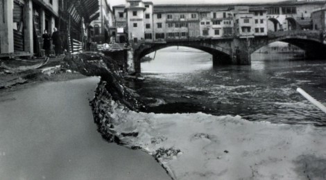 A Firenze posta, fango e acqua